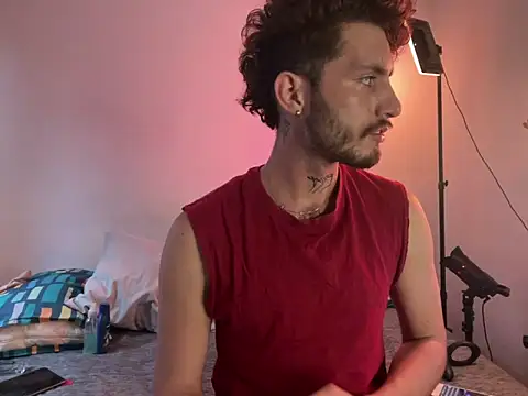 Snapshot of axel_giracr chatting on December 20, 9:39 pm axel giracr online show from December 20, 9:39 pm