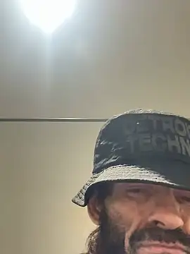 Sluckkkbigdk online show from April 2, 10:24 am