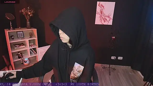 Snapshot of _WednesdayFriday_ chatting on December 15, 9:31 pm  WednesdayFriday  online show from December 15, 9:31 pm