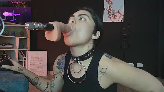 Snapshot of _WednesdayFriday_ chatting on February 15, 9:48 pm  WednesdayFriday  online show from February 15, 9:48 pm