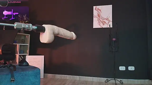 Snapshot of _WednesdayFriday_ chatting on February 18, 9:53 pm  WednesdayFriday  online show from February 18, 9:53 pm