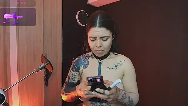 Snapshot of _WednesdayFriday_ chatting on September 25, 5:27 pm  WednesdayFriday  online show from September 25, 5:27 pm