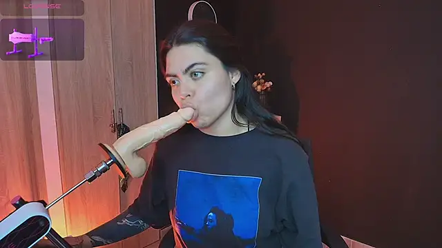 Snapshot of _WednesdayFriday_ chatting on November 13, 6:40 pm WednesdayFriday online show from November 13, 6:40 pm