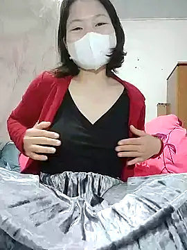Snapshot of Anna_Toy19 chatting on February 13, 4:11 am Anna Toy19 online show from February 13, 4:11 am