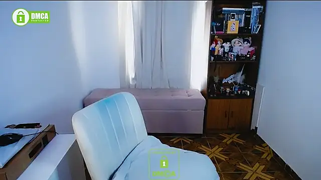 dakota senju online show from December 20, 10:00 pm