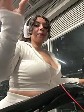 Nathcurly  online show from April 6, 1:36 am