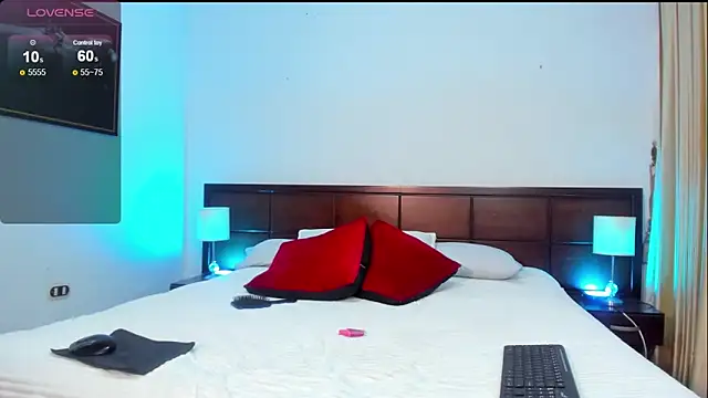 valery camber online show from December 9, 8:33 pm