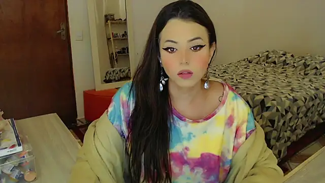 Sophie Fantasys online show from June 3, 5:21 am