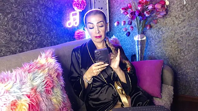 Snapshot of EvelinaGrey chatting on January 16, 3:56 am EvelinaGrey online show from January 16, 3:56 am