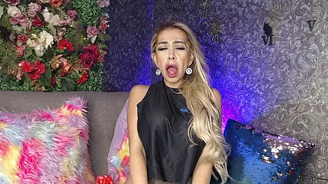 Snapshot of EvelinaGrey chatting on January 28, 7:00 am EvelinaGrey online show from January 28, 7:00 am