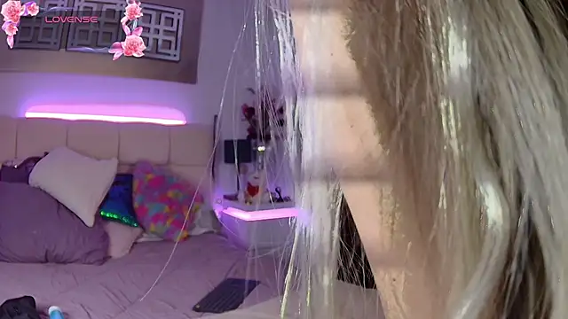 Snapshot of EvelinaGrey chatting on September 13, 9:42 am EvelinaGrey online show from September 13, 9:42 am