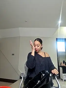 QueenTricks1 online show from December 19, 8:54 am