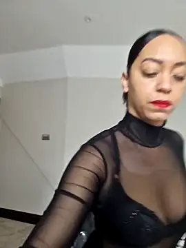 QueenTricks1 online show from February 24, 9:18 am