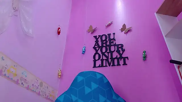 Lila Pinky online show from March 19, 5:28 pm