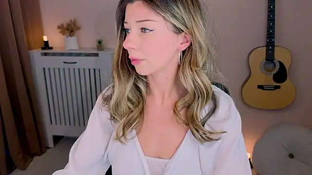 Lenamuti25 online show from March 31, 10:37 am