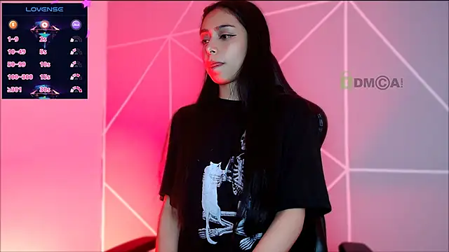 Snapshot of lilylouisee chatting on October 27, 12:53 pm lilylouisee online show from October 27, 12:53 pm