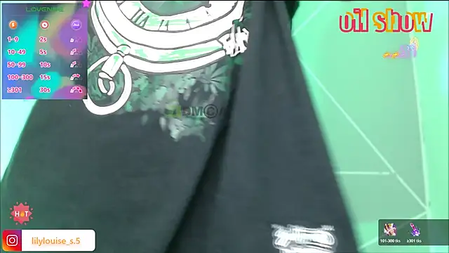 Snapshot of lilylouisee chatting on November 11, 2:06 pm lilylouisee online show from November 11, 2:06 pm