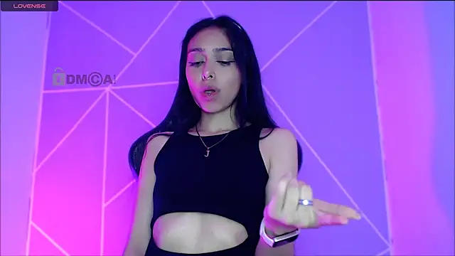 Snapshot of lilylouisee chatting on November 15, 1:40 pm lilylouisee online show from November 15, 1:40 pm