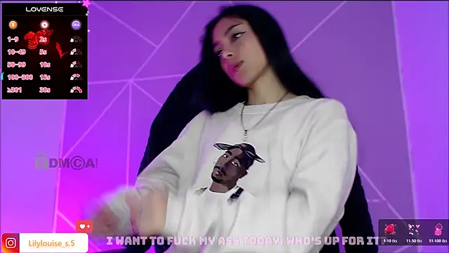 Snapshot of lilylouisee chatting on December 4, 4:59 pm lilylouisee online show from December 4, 4:59 pm