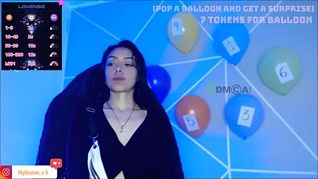 Snapshot of lilylouisee chatting on December 17, 2:39 am lilylouisee online show from December 17, 2:39 am