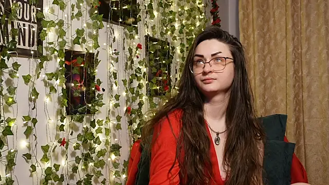 NaughtYHomemadE online show from January 8, 11:12 am