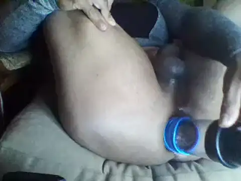 Snapshot of SissyChulo chatting on April 20, 10:40 am SissyChulo online show from April 20, 10:40 am