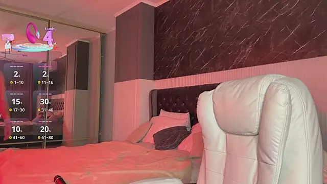 XtraHotX online show from September 26, 12:03 am