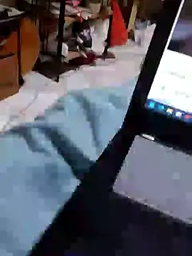 Snapshot of Beijing2000 chatting on December 17, 1:05 pm Beijing2000 online show from December 17, 1:05 pm