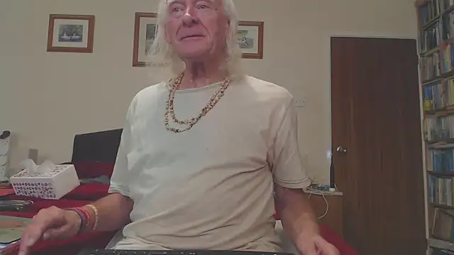 WaverlyKernow online show from December 19, 2:02 pm