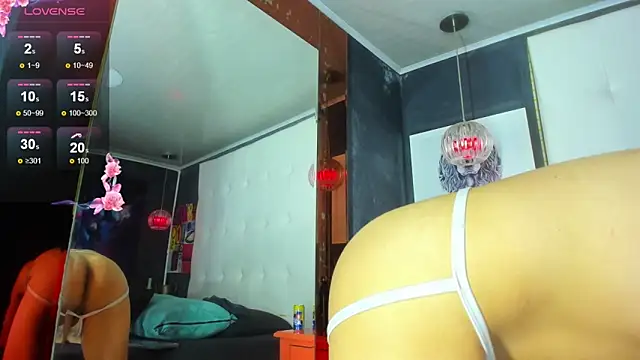 Snapshot of ElianFoxter chatting on October 13, 10:32 pm ElianFoxter online show from October 13, 10:32 pm