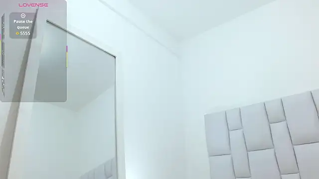 ElianFoxter online show from December 21, 11:45 pm