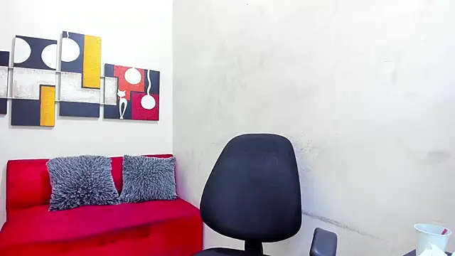 luna hoott online show from February 8, 4:47 pm