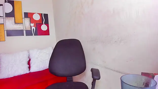 luna hoott online show from February 13, 5:33 pm