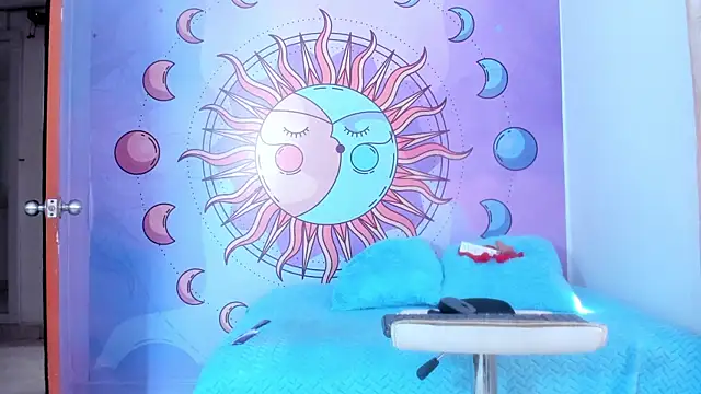 luna hoott online show from July 11, 2:42 pm