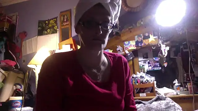 Snapshot of beelzebubblesxo chatting on October 13, 8:03 am beelzebubblesxo online show from October 13, 8:03 am