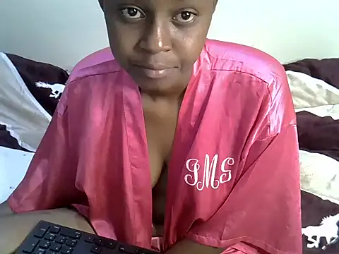 Snapshot of chocolate_panther chatting on October 6, 2:14 pm chocolate panther online show from October 6, 2:14 pm