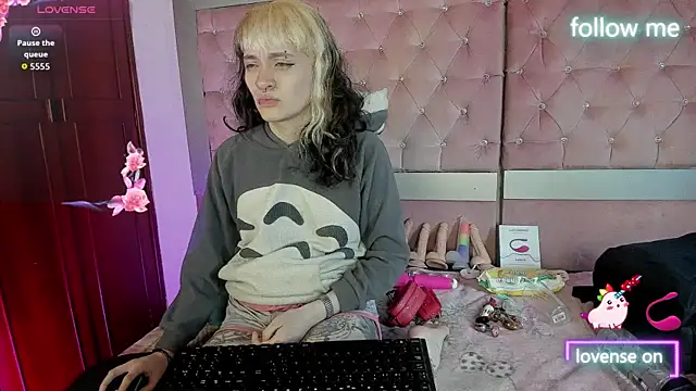 neeko princes online show from April 9, 12:32 pm