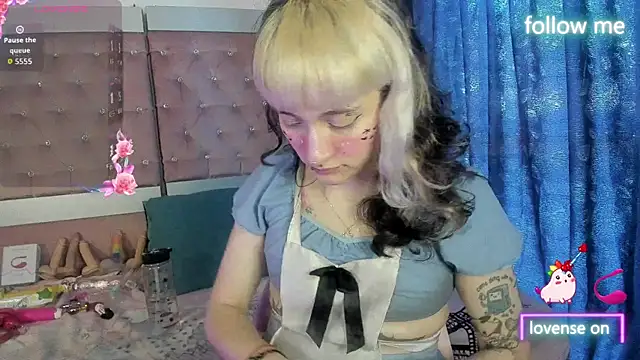 neeko princes online show from May 22, 12:44 pm
