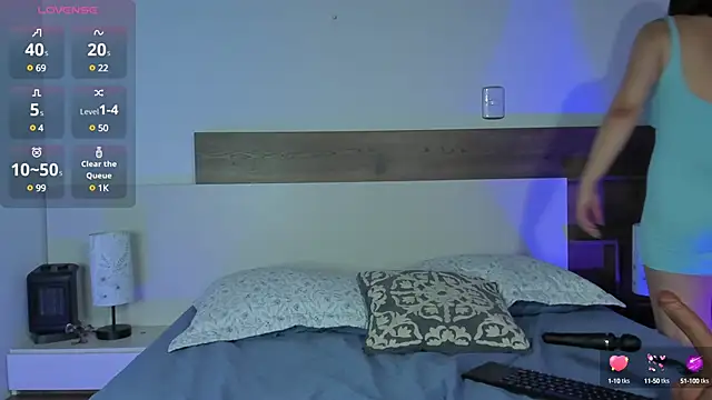 Snapshot of _fullmoon chatting on January 23, 12:57 am fullmoon online show from January 23, 12:57 am