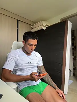 sendfer online show from February 19, 7:10 pm