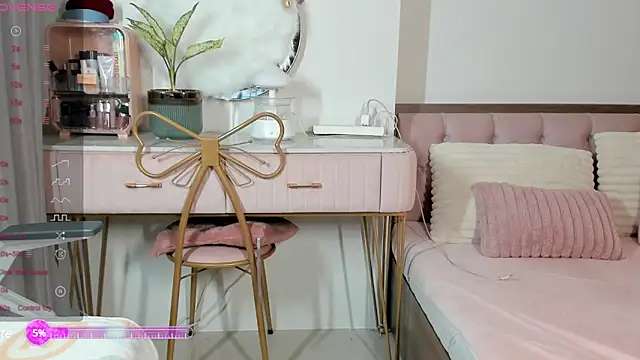  Joliie  online show from January 31, 1:45 pm