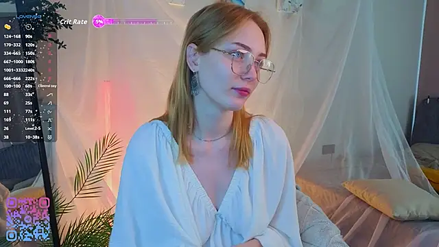 Snapshot of SoniaScott chatting on September 16, 1:39 am SoniaScott online show from September 16, 1:39 am