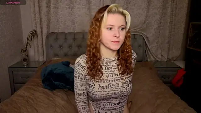 Snapshot of rocky_foxy chatting on December 1, 9:42 pm rocky foxy online show from December 1, 9:42 pm