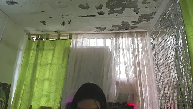 Snapshot of Megan_Miles02 chatting on January 4, 5:37 pm Megan Miles02 online show from January 4, 5:37 pm