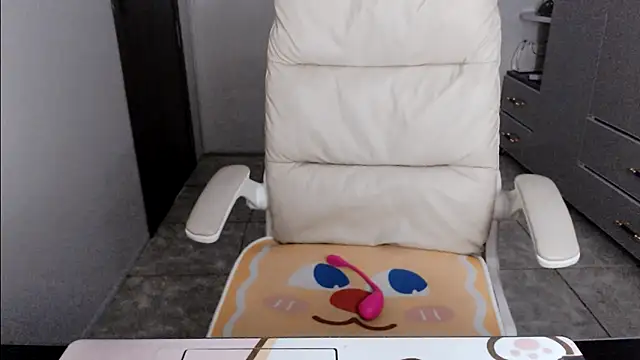 Snapshot of -KathySweet- chatting on September 18, 4:47 am -KathySweet- online show from September 18, 4:47 am