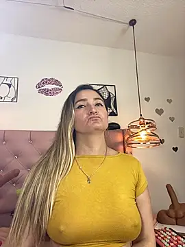 Snapshot of antonella87 chatting on October 24, 9:33 pm antonella87 online show from October 24, 9:33 pm