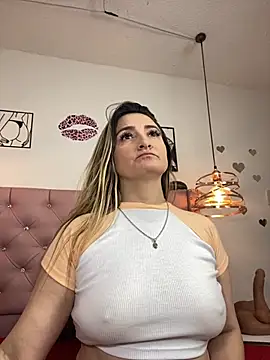 Snapshot of antonella87 chatting on November 8, 9:46 pm antonella87 online show from November 8, 9:46 pm