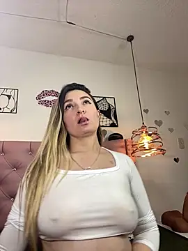 Snapshot of antonella87 chatting on November 18, 10:14 pm antonella87 online show from November 18, 10:14 pm