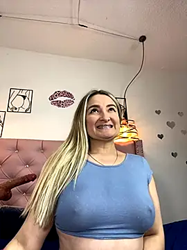 Snapshot of antonella87 chatting on November 22, 10:42 pm antonella87 online show from November 22, 10:42 pm