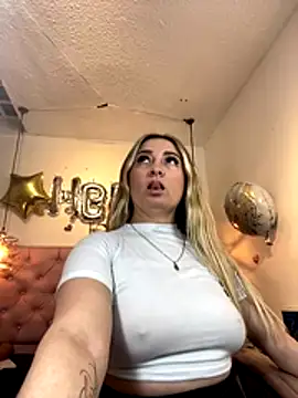 Snapshot of antonella87 chatting on November 25, 10:43 pm antonella87 online show from November 25, 10:43 pm